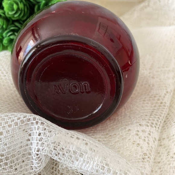 Vintage Avon strawberry bath foam bottle (empty) - Picture 2 of 3